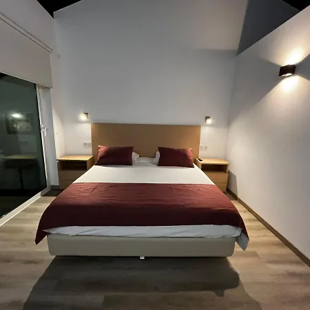 Local Monte Horeb Vandrerhjem Nadadouro